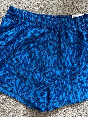 Nike Dri-Fit Blue Printed Girls Athletic Shorts with a liner size XL